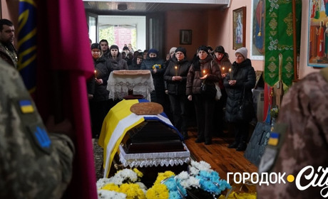 У селі Жищинці провели у вічність загиблого Героя Вадима Катаєва