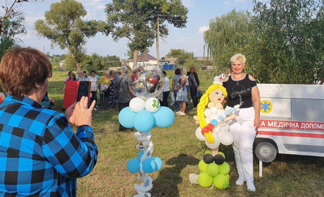 На медичній фотозоні чергує швидка та медперсонал