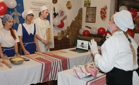 Борщ та вареники: уманські школярі навчали польських готувати