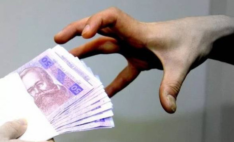 У Покровську шахрайка заволоділа грошима пенсіонера