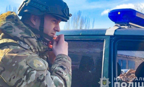 Це мій народ і моя країна: як поліцейський з Нікополя рятує життя людей у прифронтовому місті