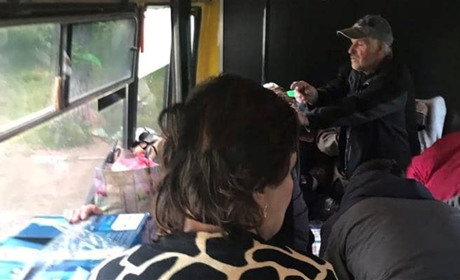 Біля Врубівки рашисти обстріляли евакуаційний автобус