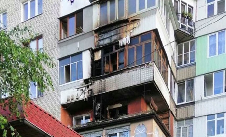 Вогонь пошкодив п'ять квартир на Бандери. Все почалось з пожежі на одному балконі