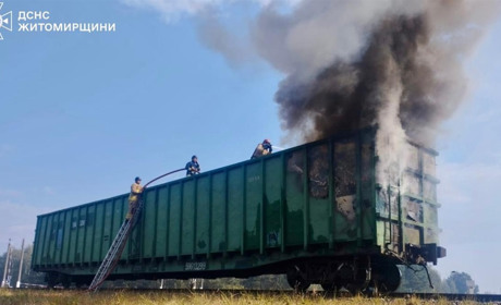 На Житомирщині загорівся ще один потяг — пожежа виникла у вагоні з деревиною