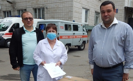 Жителі Переяславщини передали лікарні кисневий концентратор. Його придбав БФ "Пацієнти України"