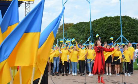 Що жителі Сватівщини постили у Facebook у День Державного Прапора України