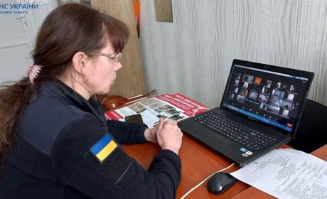 Поради, які рятують життя: рятувальники Сумщини спілкувалися з учнями