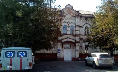 Пережили три хвилі ковіду, переживемо і війну, - вважає головний лікар первиники Костянтин Рожин