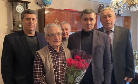 Мелітополець, який науці та освіті присвятив життя