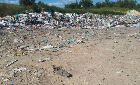 Сміттєзвалище в Білокриниці: порушення умов оренди, фури із сміттям зі Львова, протест мешканців