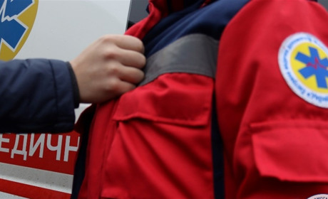 У Смілі п’яний вдарив фельдшерку швидкої та обзивав медиків нецензурними словами
