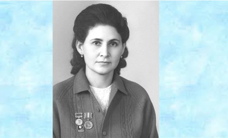 Заслуженій лікарці України Євгенії Василівні Олексюк – славних 90 років!