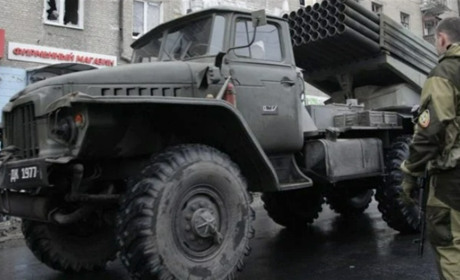 Загарбники розмістили "Гради" у Таврійську біля житлових будинків