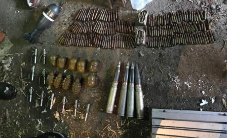 Від набоїв до гранатометів: на Донеччині поліцейські вилучають зброю 