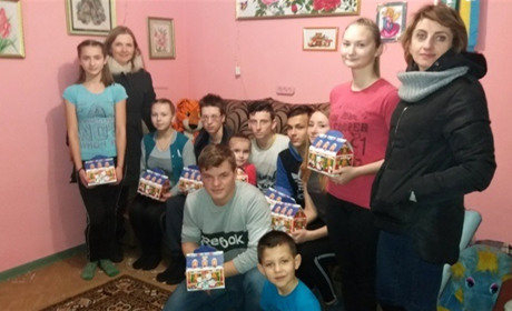 В Барському районі проходить традиційна акція з вручення подарунків дітям-сиротам