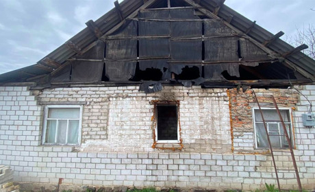 Через коротке замикання електромережі у Балаклеї трапилася пожежа у житловому будинку