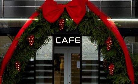 Від комплексних обідів до власної випічки і фаст-фуду: що пропонує кафе San у Сарнах