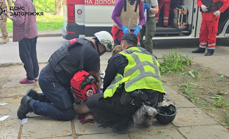 Ворожа атака: унаслідок авіаудару по Запоріжжю загинула людина, на Київщині пошкоджені будинки