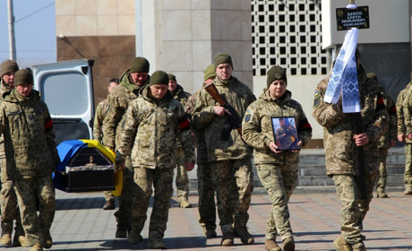 У Нетішині провели у засвіти захисника Євгена Доніна