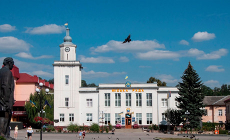 Результати виборів до Чортківської ОТГ: прогнозований мер і неочікуваний тріумф «Сили Людей»
