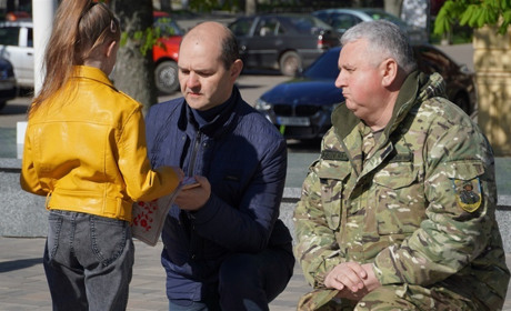 Нагороду Захисника з Фастова Петра Чеховича отримала його донька