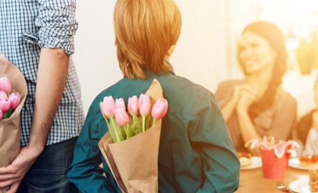 Для тих, хто готується в останній момент: варіанти подарунків та привітань жінок з 8 Березня