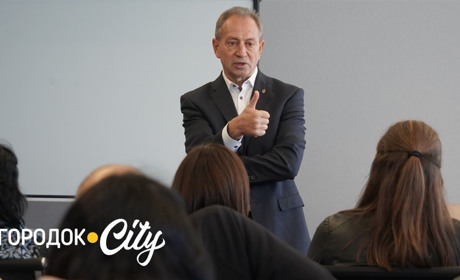 «Світоглядна єдність — це теж фронт». У «G-Museum» Микола Томенко зустрівся з городоччанами