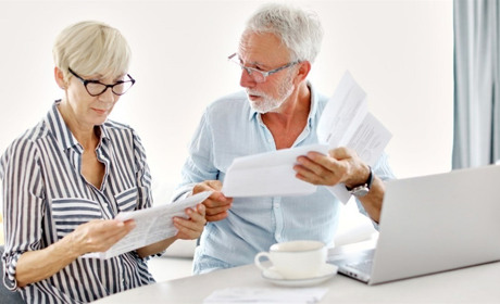 Як українцям, які перебувають за кордоном, набувати страховий стаж та сплачувати на місяць 36 євро