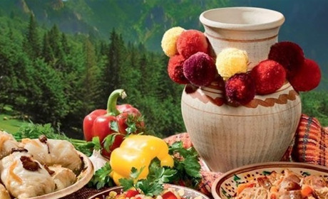 Карпатська кухня та гірський колорит у затишній колибі