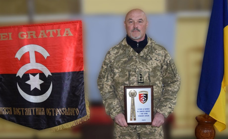 Олександр Сирський вручив 30-й бригаді відзнаку "За волю до перемоги і стійкість"
