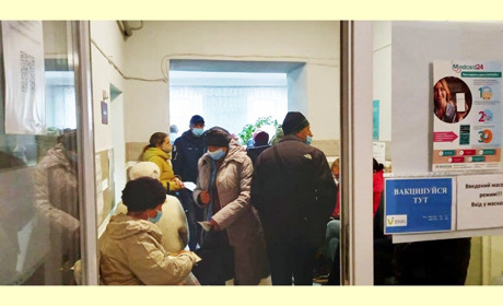 «Жива черга» – «електронний запис»: двобій за право потрапити до лікаря