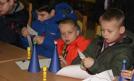 Як діти з функціональними обмеженнями створили святкове панно