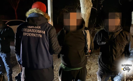 Затримали працівників одеського ТЦК: погрожували і вимагали на блокпостах у чоловіків гроші