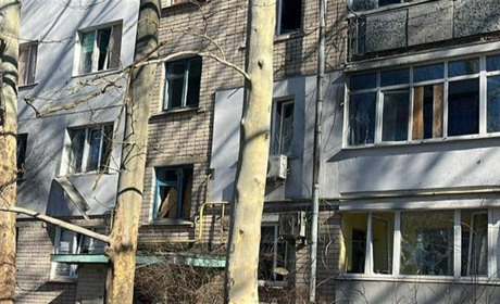 На Херсонщині окупанти завдали ударів по критичній та соціальній інфраструктурі, житлових кварталах