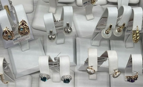 В Одесі продавали підроблене золото під люксовими брендами