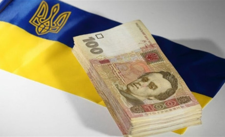 Як отримати виплати до Дня Незалежності України у 2025 році