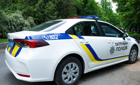 У Переяславі двох чоловіків затримали з наркотиками, жінку надурили онлайн-шахраї: хроніка поліції