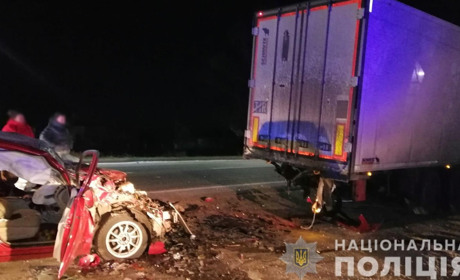 В селі Маяки біля автозаправки "WOG" трапилась аварія: є жертви