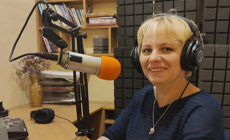 Сваринівські мотиви звучать на весь регіон. Це радіопроєкт, де ведуча – сільська культпрацівниця