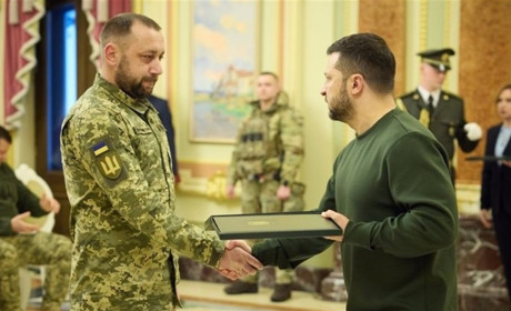 Нашого земляка, захисника Олега Дуженького Президент нагородив відзнакою «Хрест бойових заслуг»
