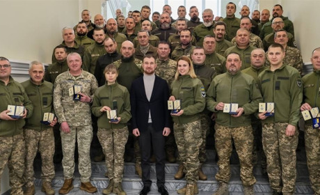 Чернігів вшанував своїх захисників: 10 млн грн на підтримку та відзнаки "За оборону Чернігова"