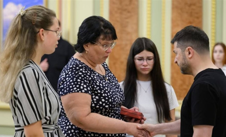 Президента нагородив загиблу парамедикиню із Шосткинського району