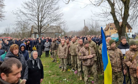 Дубровиччина попрощалась із загиблим воїном Василем Шолотою