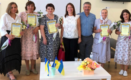 За підготовку кращих: учителів Старокостянтинівської громади нагородили у області