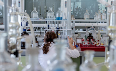 За добу на COVID-19 в Україні захворіли 432 людини: яка ситуація на Луганщині і Сватівщині