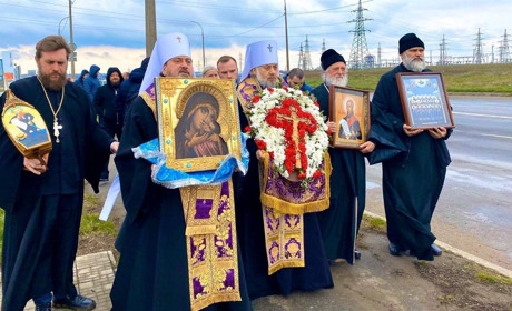 В Херсоне совершили крестный ход против коронавируса
