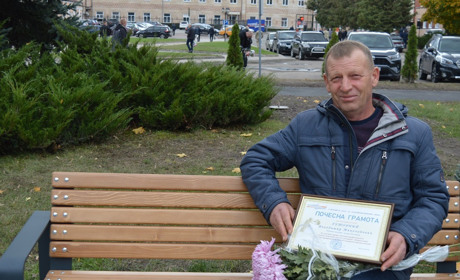Корюківській фабриці шпалер — 75 років. Скромні урочистості та багато нагороджених працівників
