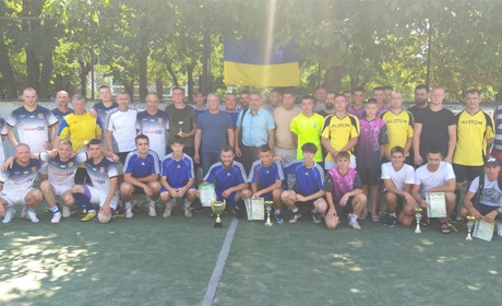 Спекотні матчі на тлі спекотної погоди. У Первомайську визначився володар Кубку міста з футболу