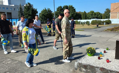 У Нетішині відзначили День пам'яті захисників, які загинули в боротьбі за незалежність України