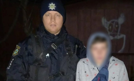 Поліціанти Умані знайшли хлопчика, який загубився, бо грався з кошеням